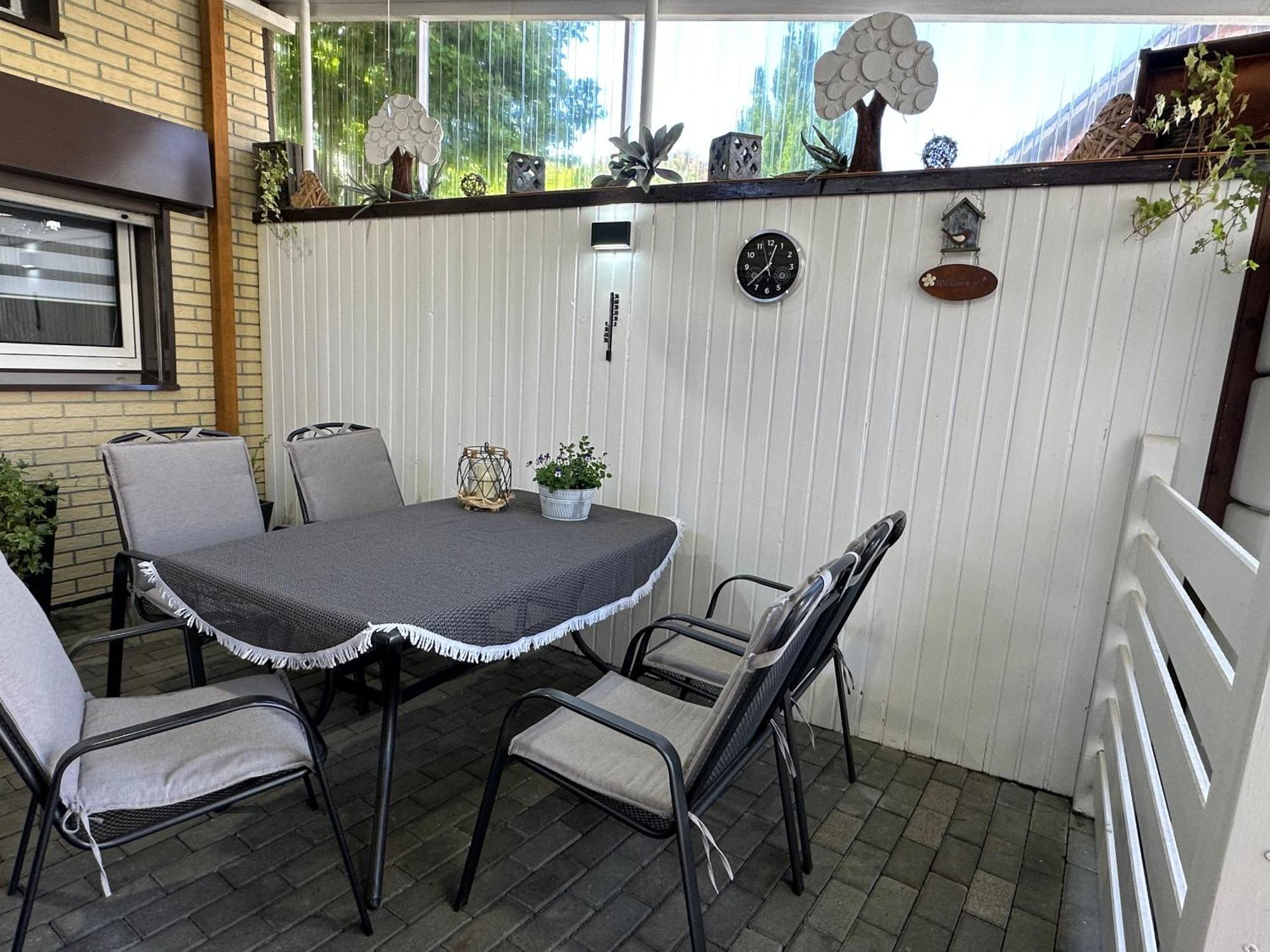 Christels Ferienwohnung 2 In Thale Mit Ueberdachter Terrasse, Kueche Mit Tv & Geschirrspueler Eksteriør bilde